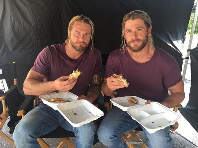 Chris Hemsworth s dublerom Bobbyjem Dazzlerom na snimanju 'Thora 3'