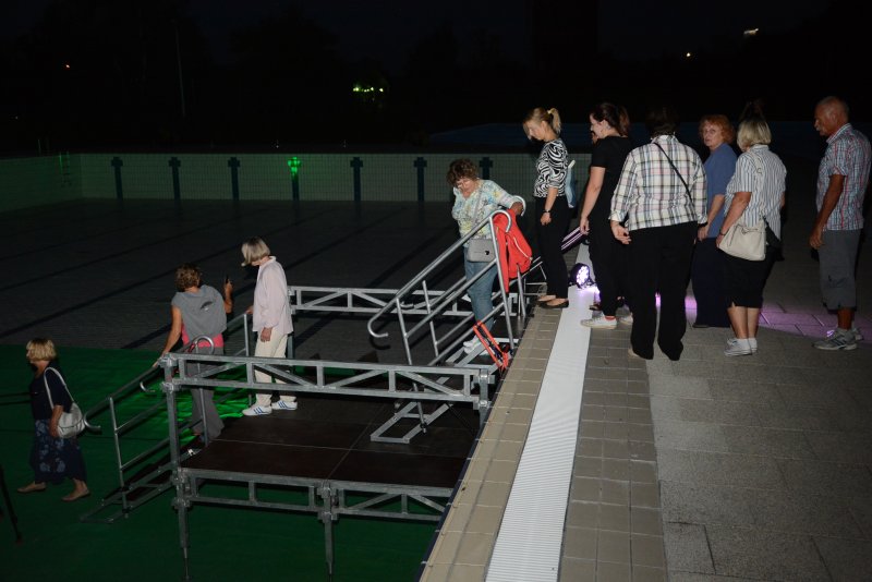 Projekcija kino filma 'Slatko od Ništa' u ispražnjenom gradskom bazenu u Bjelovaru