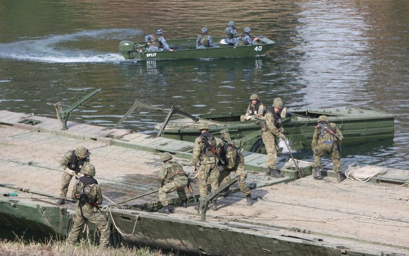 Vježba pripreme i svladavanja vodene zapreke kroz izlazak na vodenu zapreku