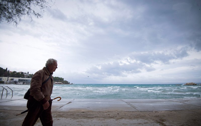 Split: Nevrijeme počelo stvarati probleme na moru i u prometu