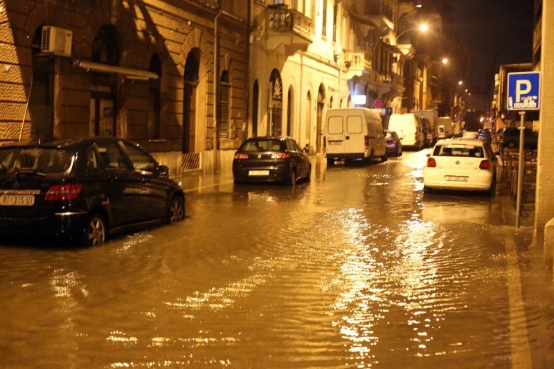 Orkansko jugo u Rijeci i pulskom akvatoriju