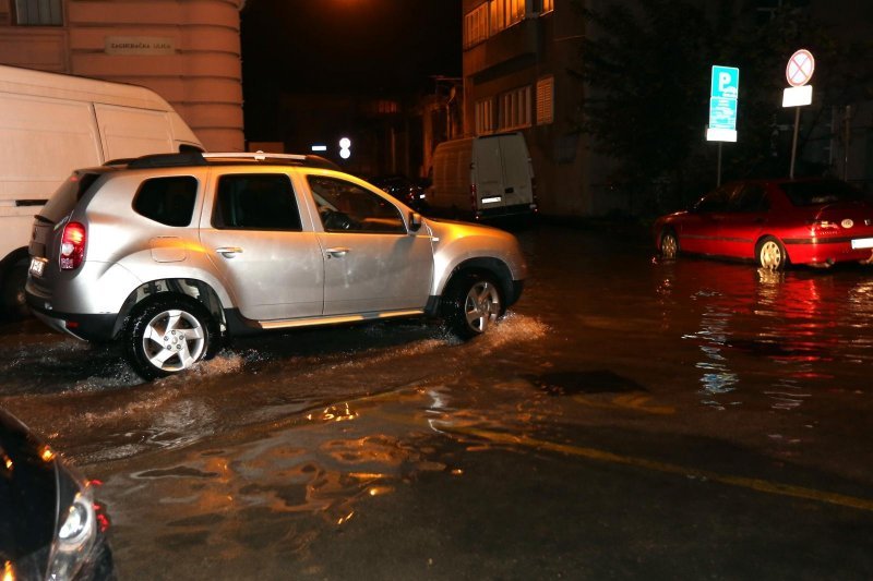 Orkansko jugo u Rijeci i pulskom akvatoriju