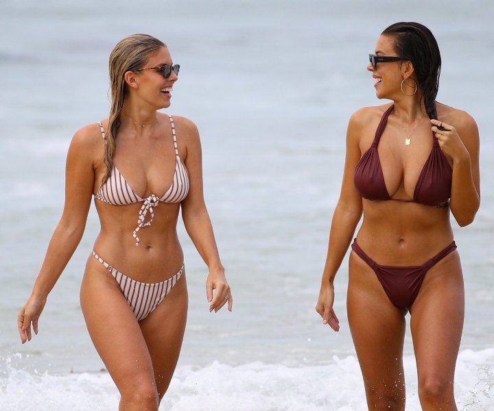 Natasha Oakley i Devin Brugman