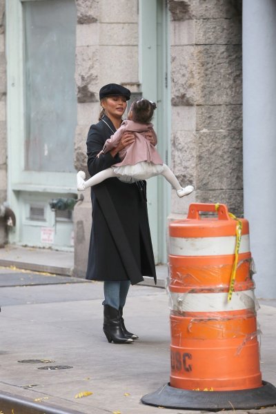 Chrissy Teigen s preslatkom kćerkicom Lunom