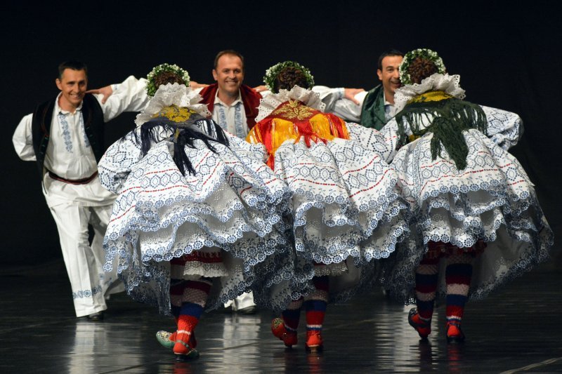 Ansambl Lado održao koncert u prepunoj dvorani Ivane Brlić-Mažuranić