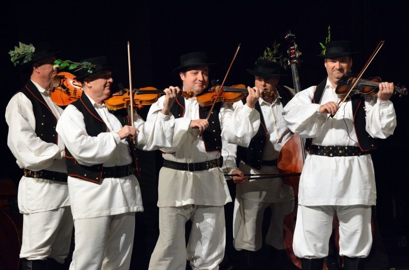 Ansambl Lado održao koncert u prepunoj dvorani Ivane Brlić-Mažuranić