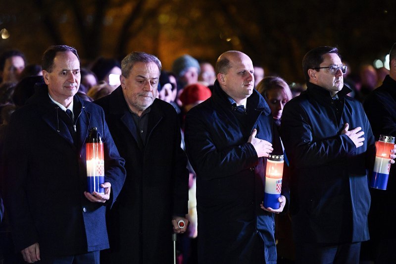 Obilježavanje Dana sjećanja na žrtvu Vukovara i Škabrnje pored KD Vatroslav Lisinski