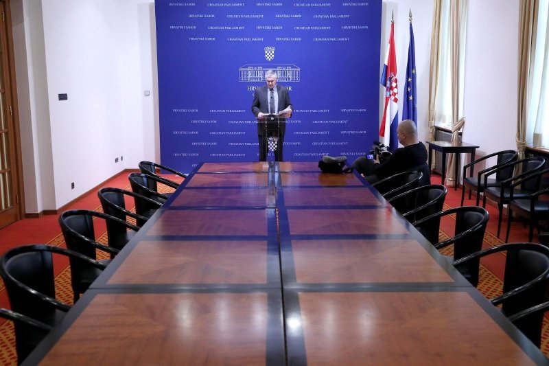 Novinari bojkotirali konferenciju za medije Željka Glasnovića