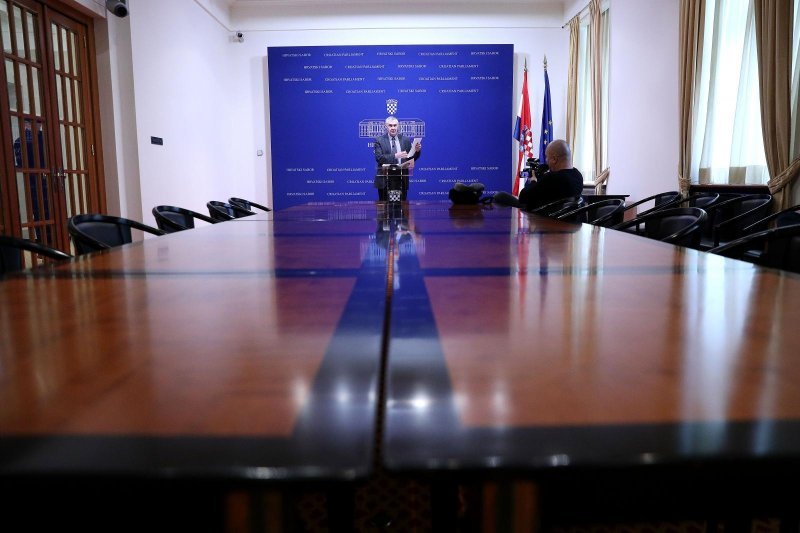 Novinari bojkotirali konferenciju za medije Željka Glasnovića