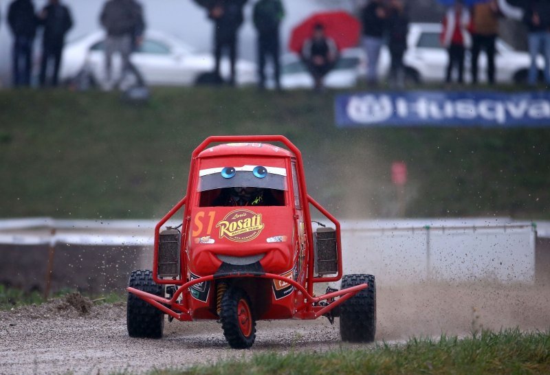 Ljubitelji oktana i brzine uživali u automobilističkoj utrci Rally Show Santa Domenica