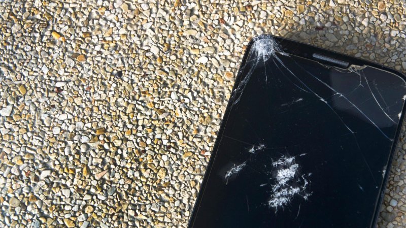 Evo što nikako ne smijete raditi pri popravku oštećenog zaslona na smartfonu