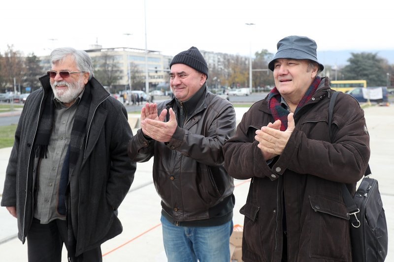 Postavljanje kipa Franje Tuđmana na križanju Vukovarske i Hrvatske bratske zajednice