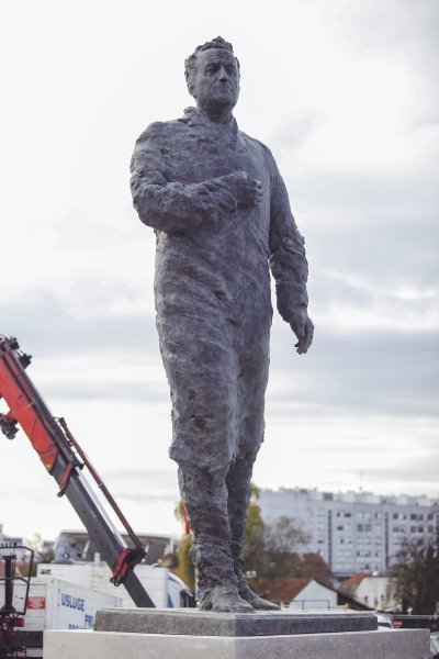 Postavljanje kipa Franje Tuđmana na križanju Vukovarske i Hrvatske bratske zajednice