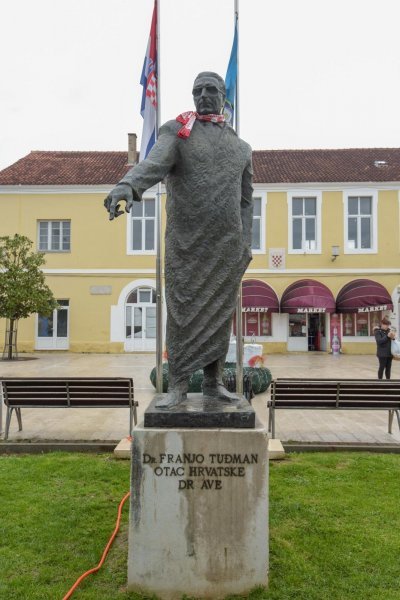 Spomenik Franji Tuđmanu