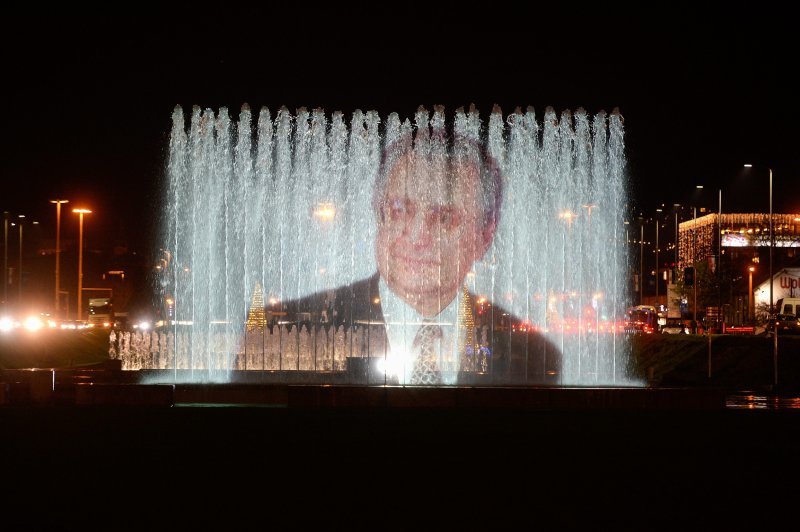 Prikaz Franje Tuđman na fontanama ispred NSK u Zagrebu