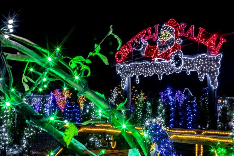 Božićna priča obitelji Salaj zabljesnula s preko četiri milijuna lampica