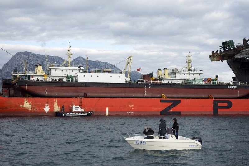 Kineski brod ZHEN HUA 7 doveo brodove koji će graditi Pelješki most