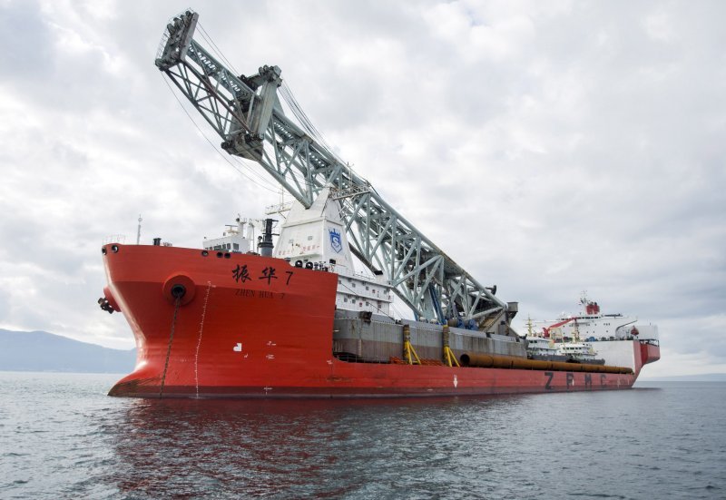 Kineski brod ZHEN HUA 7 doveo brodove koji će graditi Pelješki most