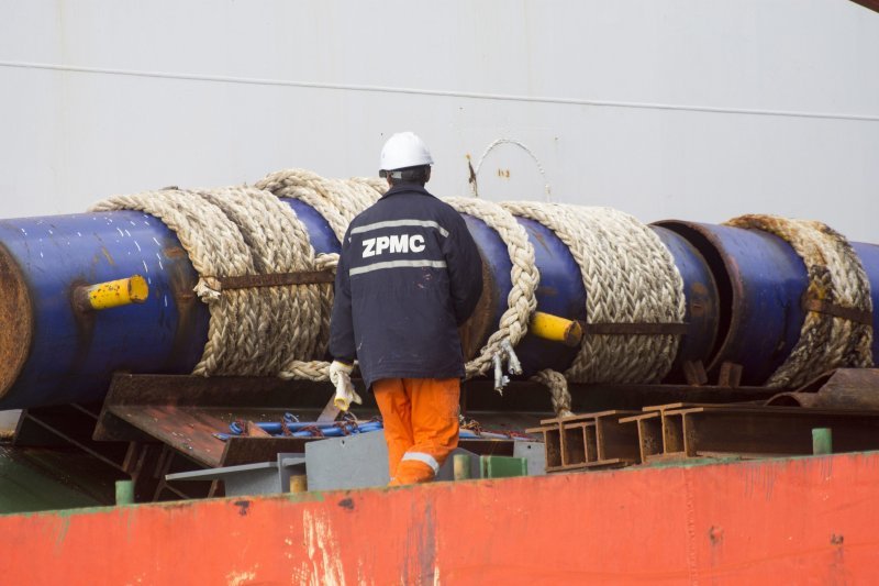 Kineski brod ZHEN HUA 7 doveo brodove koji će graditi Pelješki most