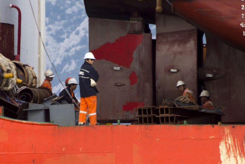 Kineski brod ZHEN HUA 7 doveo brodove koji će graditi Pelješki most