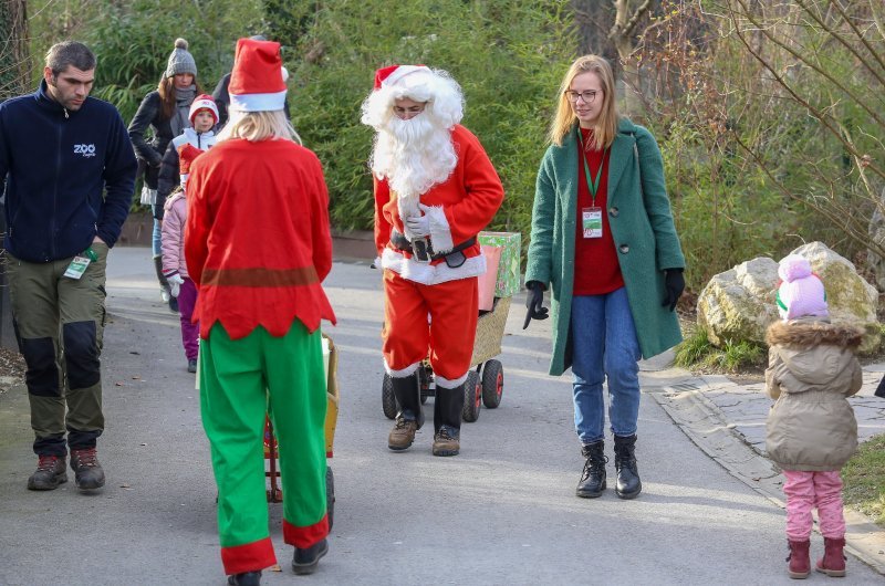 Božićni darovi životinjama u ZOO vrtu u Zagrebu