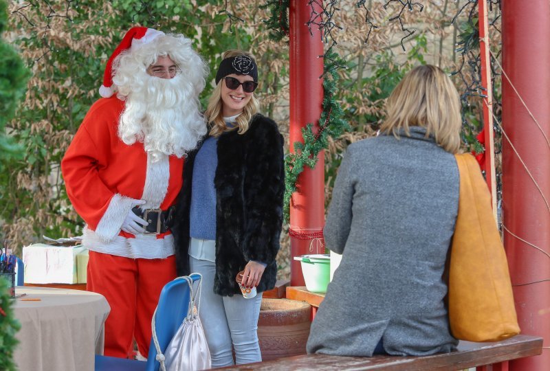 Božićni darovi životinjama u ZOO vrtu u Zagrebu