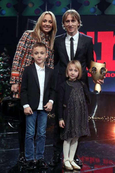 Vanja i Luka Modrić s djecom
