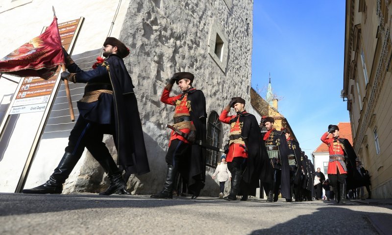 Novogodišnja smjena straže vojno povijesne postrojbe Počasne satnije Kravat pukovnije