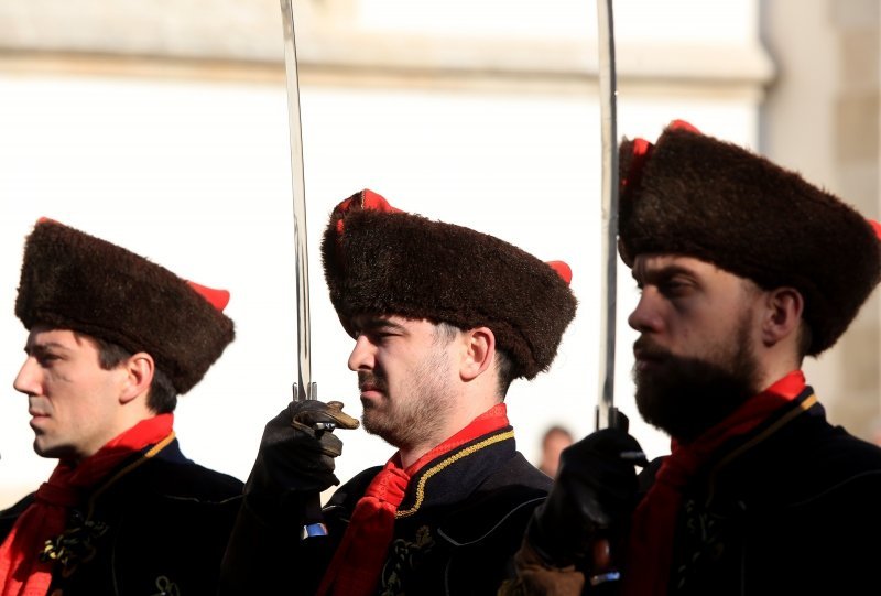Novogodišnja smjena straže vojno povijesne postrojbe Počasne satnije Kravat pukovnije
