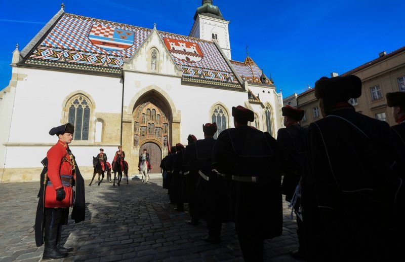 Novogodišnja smjena straže vojno povijesne postrojbe Počasne satnije Kravat pukovnije
