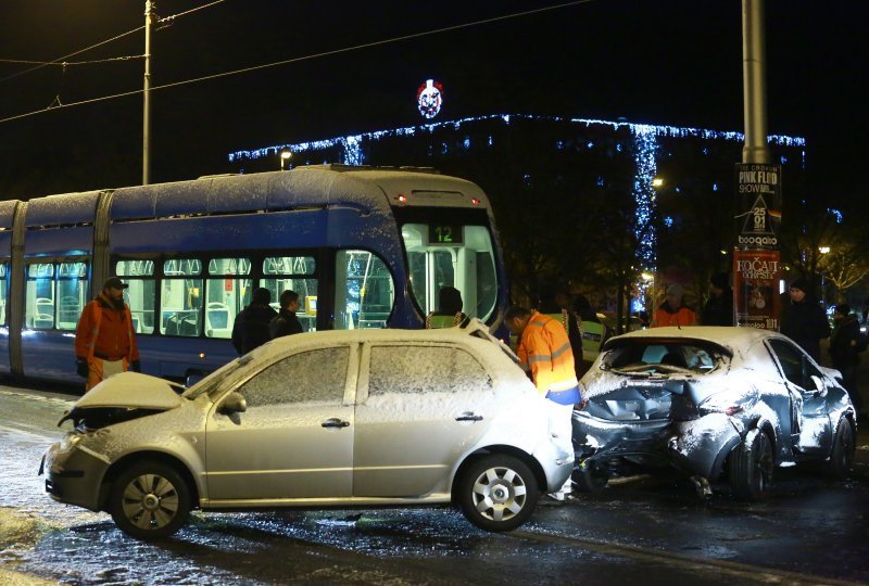 Krš i lom na Maksimirskoj