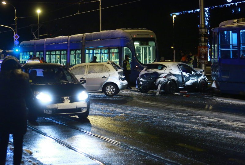 Krš i lom na Maksimirskoj