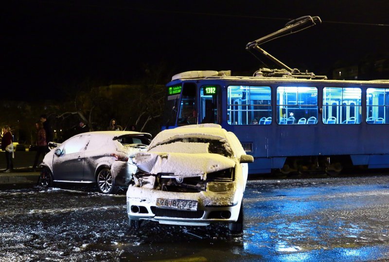 Krš i lom na Maksimirskoj