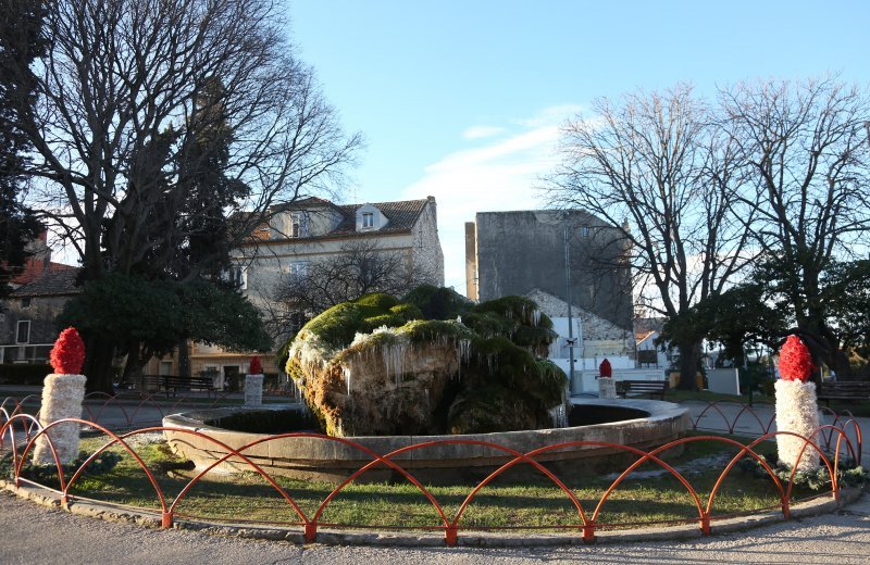 Zaleđena fontana u Šibeniku