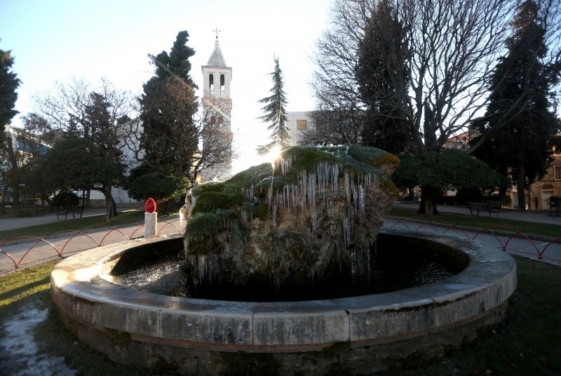 Zaleđena fontana u Šibeniku