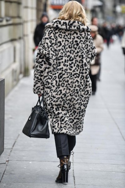 Jadranka Sloković u leopard uzorku i Louis Vuitton čizmama