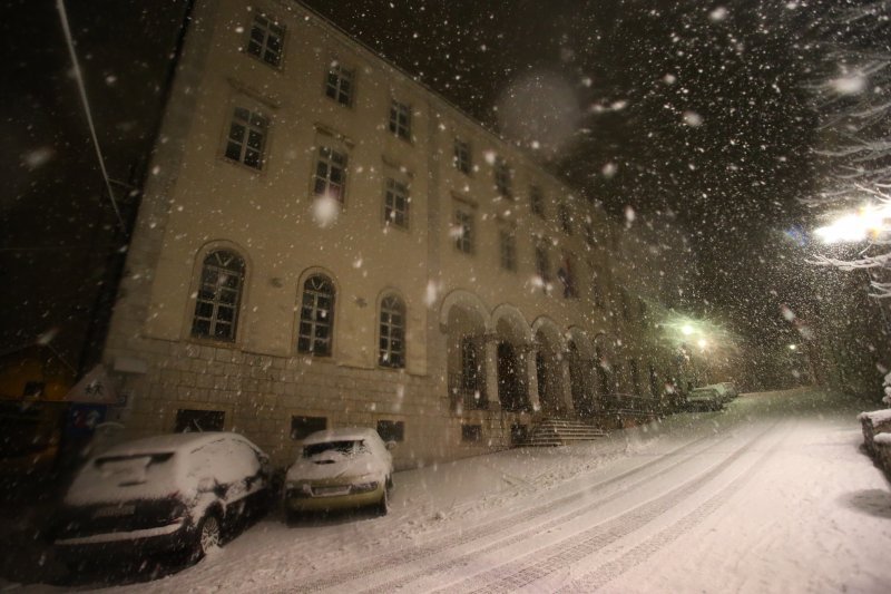 Snijeg zabijelio Sinj i Dalmatinsku zagoru