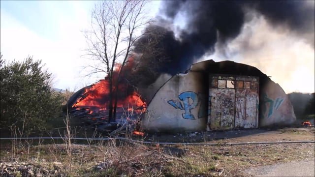 Šibenik: U potpunosti izgorio Hangar - prostor u vojarni za koncerte i zabavne manifestacije