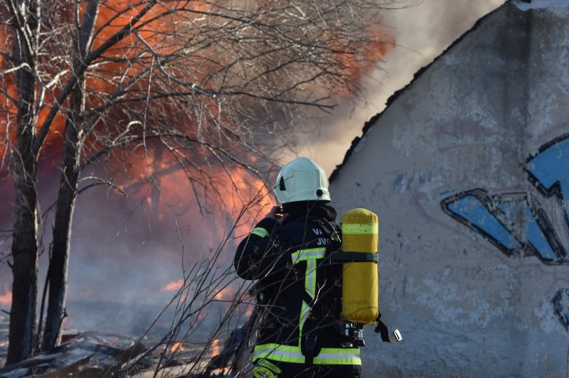 Šibenik: U potpunosti izgorio Hangar