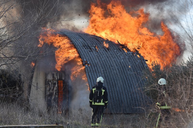 Šibenik: U potpunosti izgorio Hangar