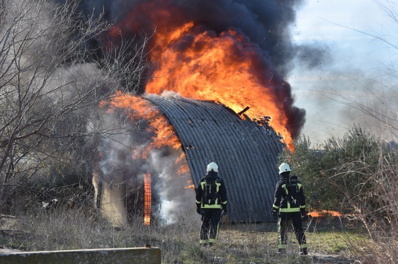 Šibenik: U potpunosti izgorio Hangar