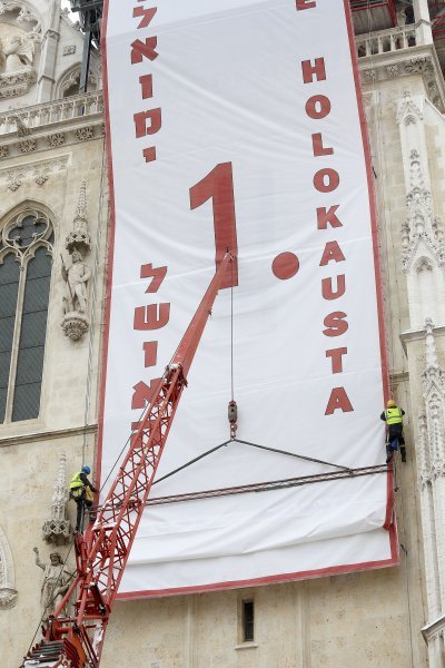 Natpis 'Dan sjećanja na žrtve holokausta'