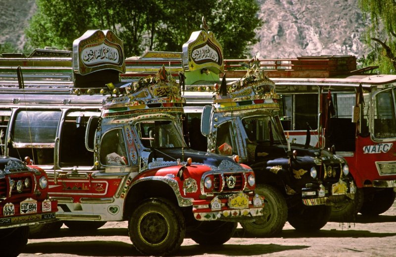 Pakistanski autobusi