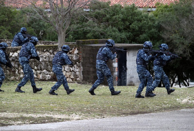 Vojna vježba za Plenkovićeva posjeta vojarni 116. brigade HV-a u Pločama