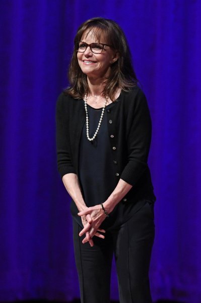 Sally Field - M'lynn Eatenton