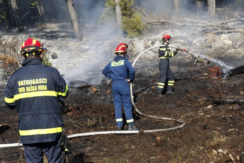 Požar kod svetišta Vepric u Makarskoj