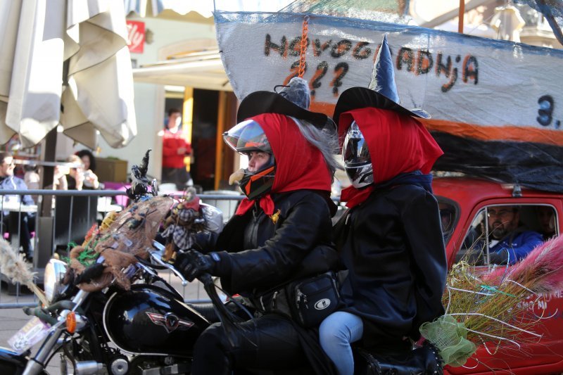 Maškarani auto-rally Pariz - Bakar na Korzu