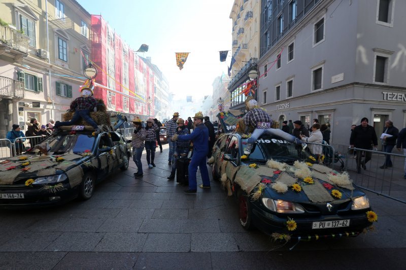 Maškarani auto-rally Pariz - Bakar na Korzu