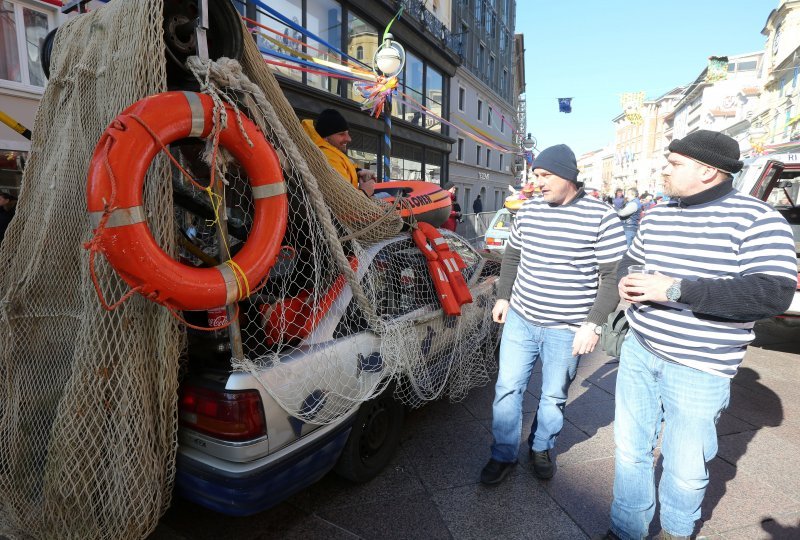 Maškarani auto-rally Pariz - Bakar na Korzu