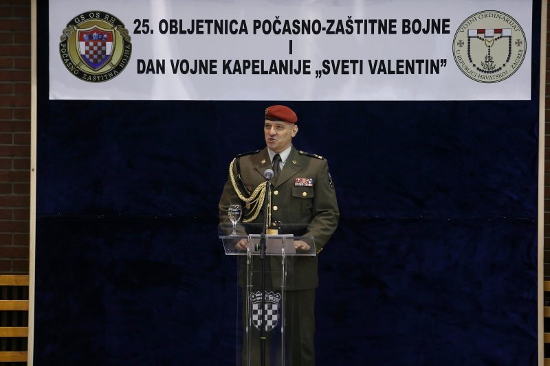 Zapovjednik Počasno-zaštitne bojne brigadir Elvis Burčul